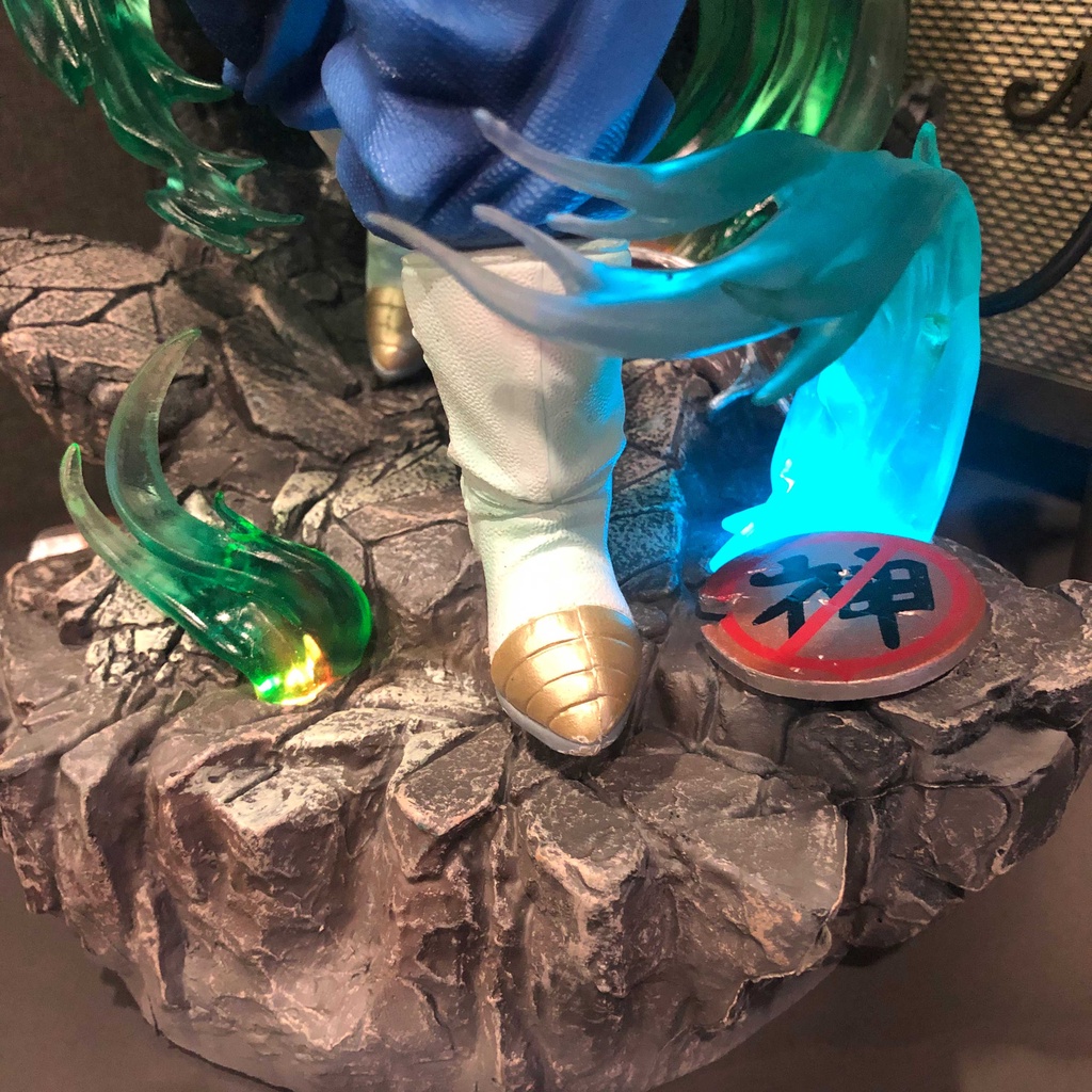 Mô hình Vegito super saiyan blue có LED 40 cm