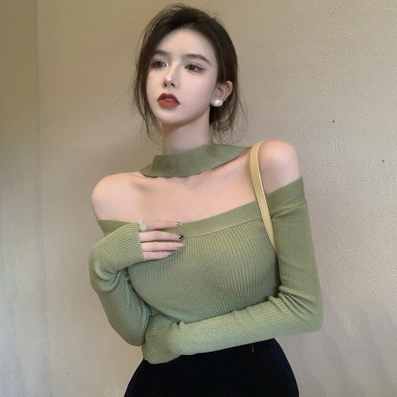 Áo sweater cổ yếm một bên vai ôm dáng màu xanh dương cho nữ
 | BigBuy360 - bigbuy360.vn