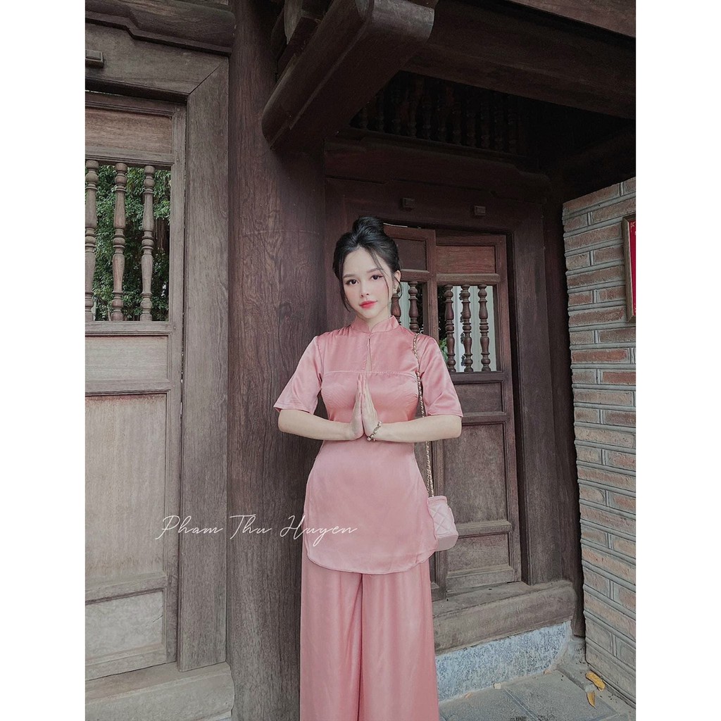 bộ đồ lam đi chua dành cho nữ,hàng vải đũi kín đáo nhưng lại rất tôn dáng và xinh đẹp.