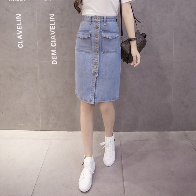 Chân váy bò dáng dài đính cúc | BigBuy360 - bigbuy360.vn