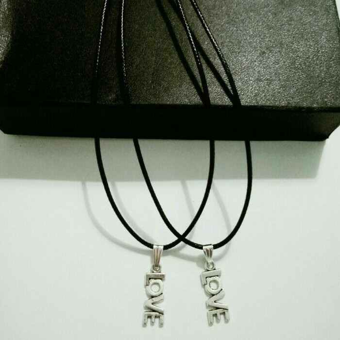 Cặp dây chuyền hình chữ LOVE cho tình yêu vĩnh hằng (ảnh thật)
