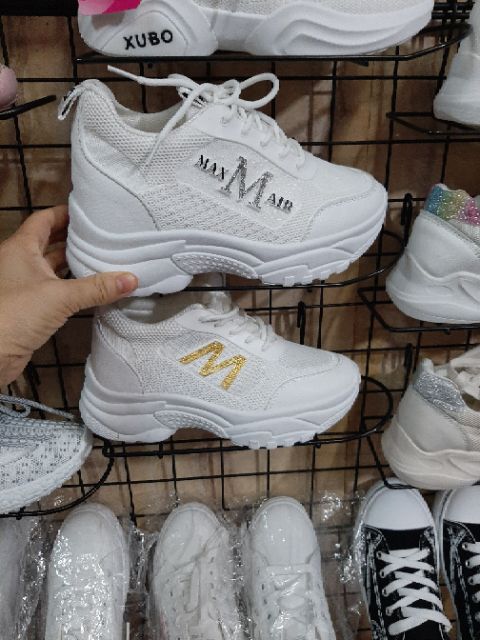 Giày độn đế chữ M