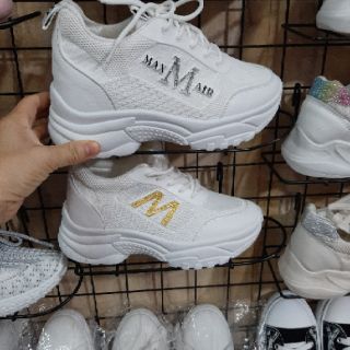Giày độn đế chữ M