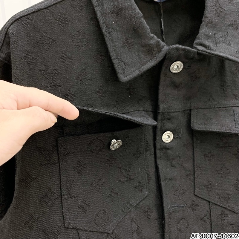 Khoác LV vải bò cực dày dặn