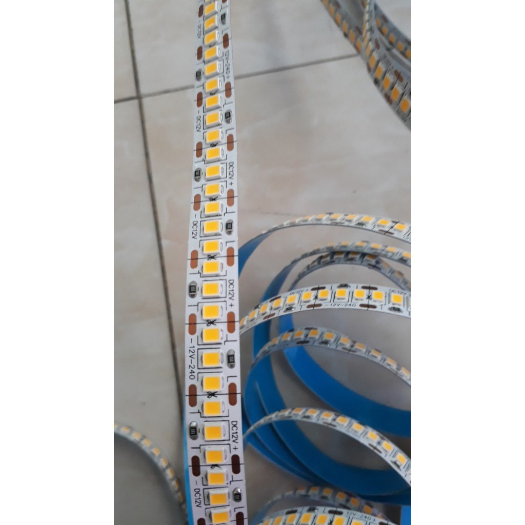 Led  dây dán 2835 loại 240 bóng/ mét ánh sáng vàng ấm, trắng 5m/ cuộn
