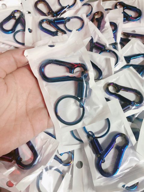 Móc khóa màu titan