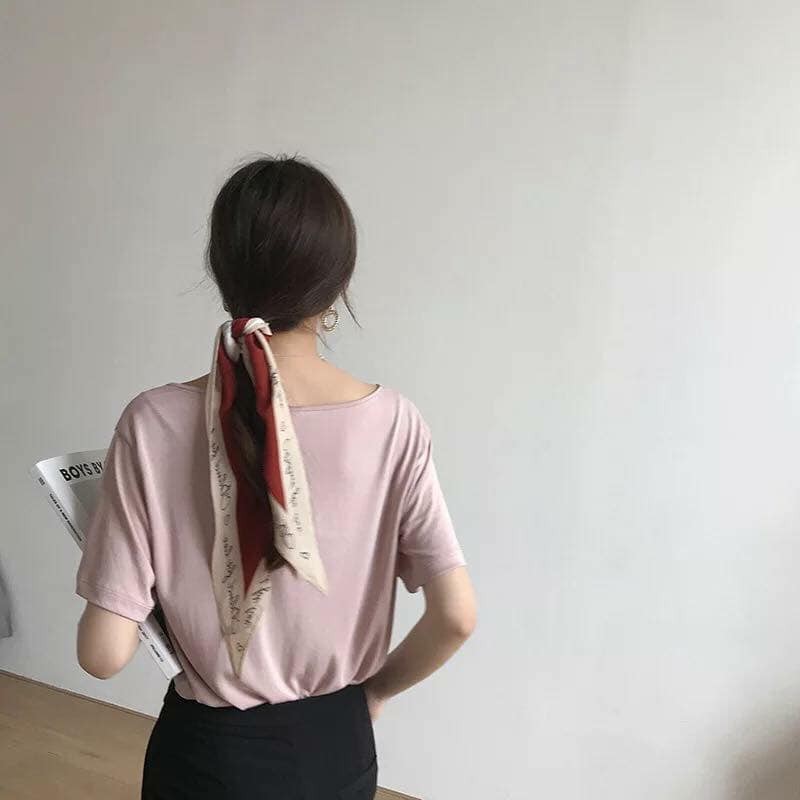 Khăn thô lụa viền chữ style Hàn Quốc