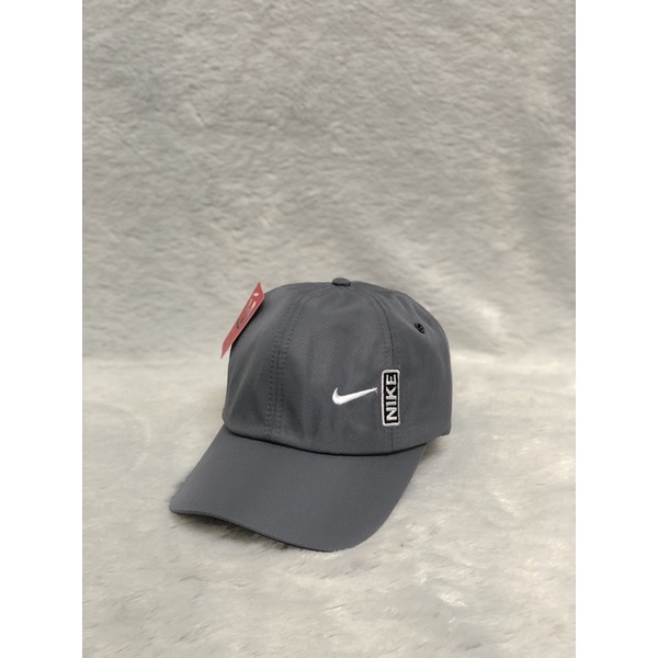 Nón lưỡi trai  dù thêu logo nhỏ đơn giản - Nón kết nam nữ