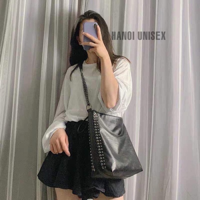 Túi da đen Ulzzang đính đinh ( Sẵn )