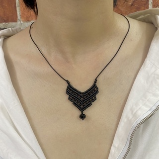 Simple macrame necklace with crystal - Dây đeo cổ thắt macrame treo pha lê đen