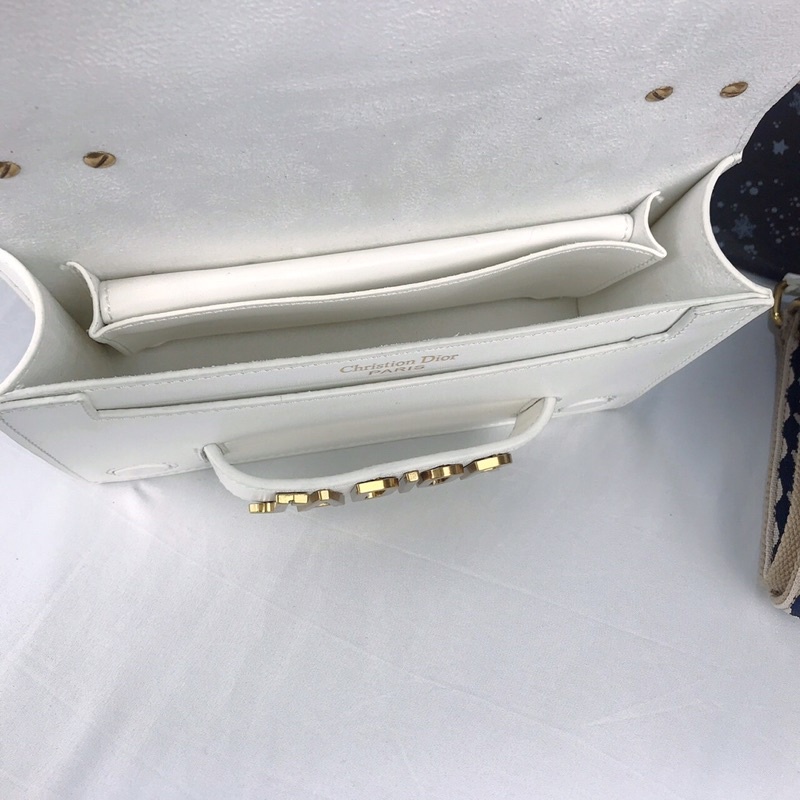 Túi xách Dior Jacki màu trắng size 25cm