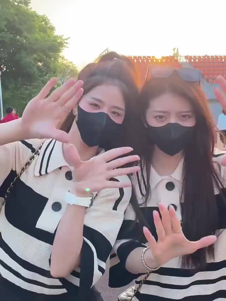 Áo polo croptop nữ len dệt kim dáng rộng tay ngắn kiểu cổ đức phong cách hàn Quốc trẻ trung | BigBuy360 - bigbuy360.vn