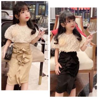 Set áo ren tay bồng, chân váy bèo