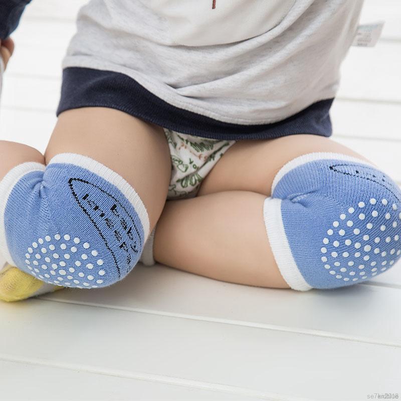 Vớ Bảo Vệ Đầu Gối Cho Bé Tập Bò