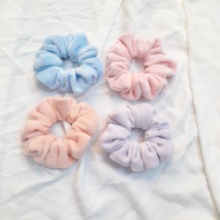 Cột tóc scrunchies nhung
