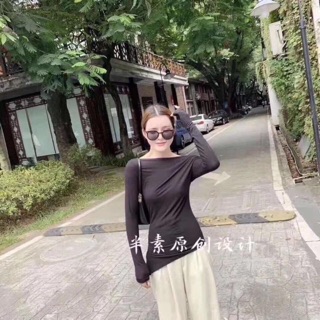 Áo phông lệch vai QC
