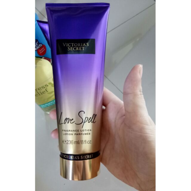 Lotion dưỡng thể mịn da tông nước hoa Victoria's Secret - Fragrance Lotion 236mL

 