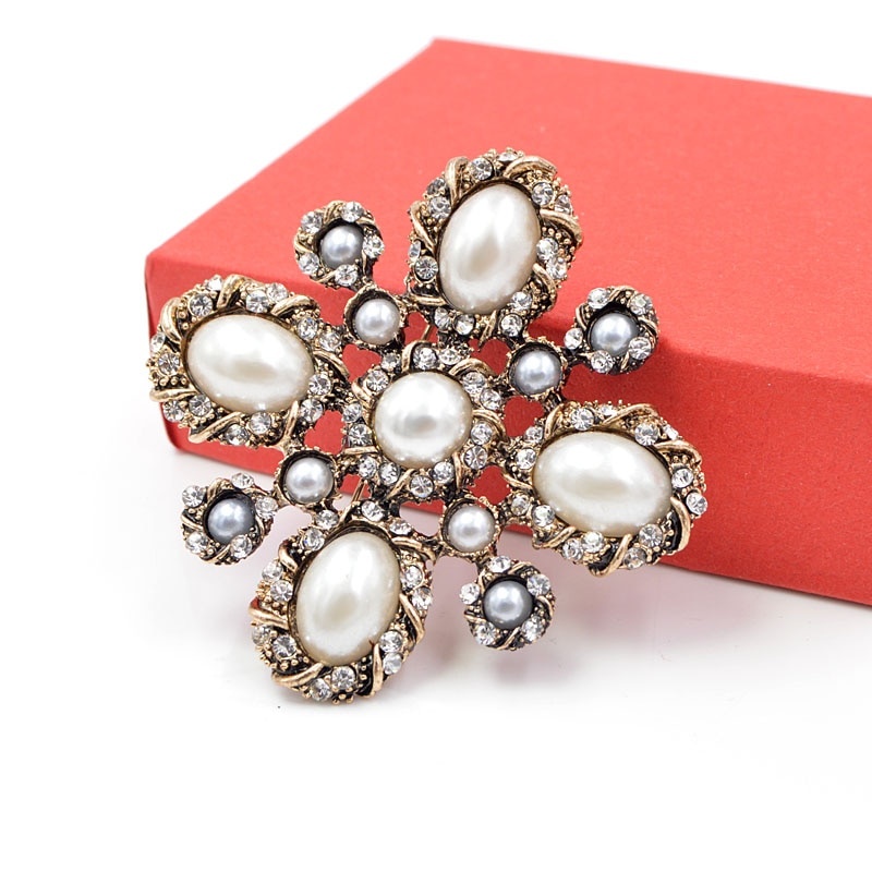 Pearl Cross Baroque Brooches for Women Fashion Vintage Brooch Pin Wedding Coat Accessories Good Gift