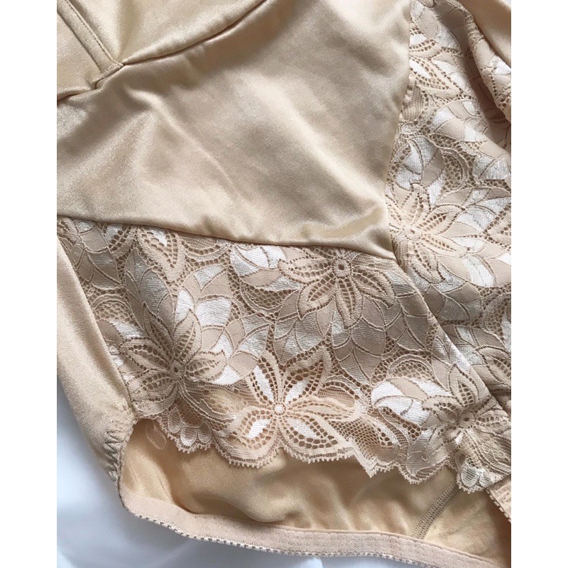 Áo bodysuit cúp ngực vàng 2hand