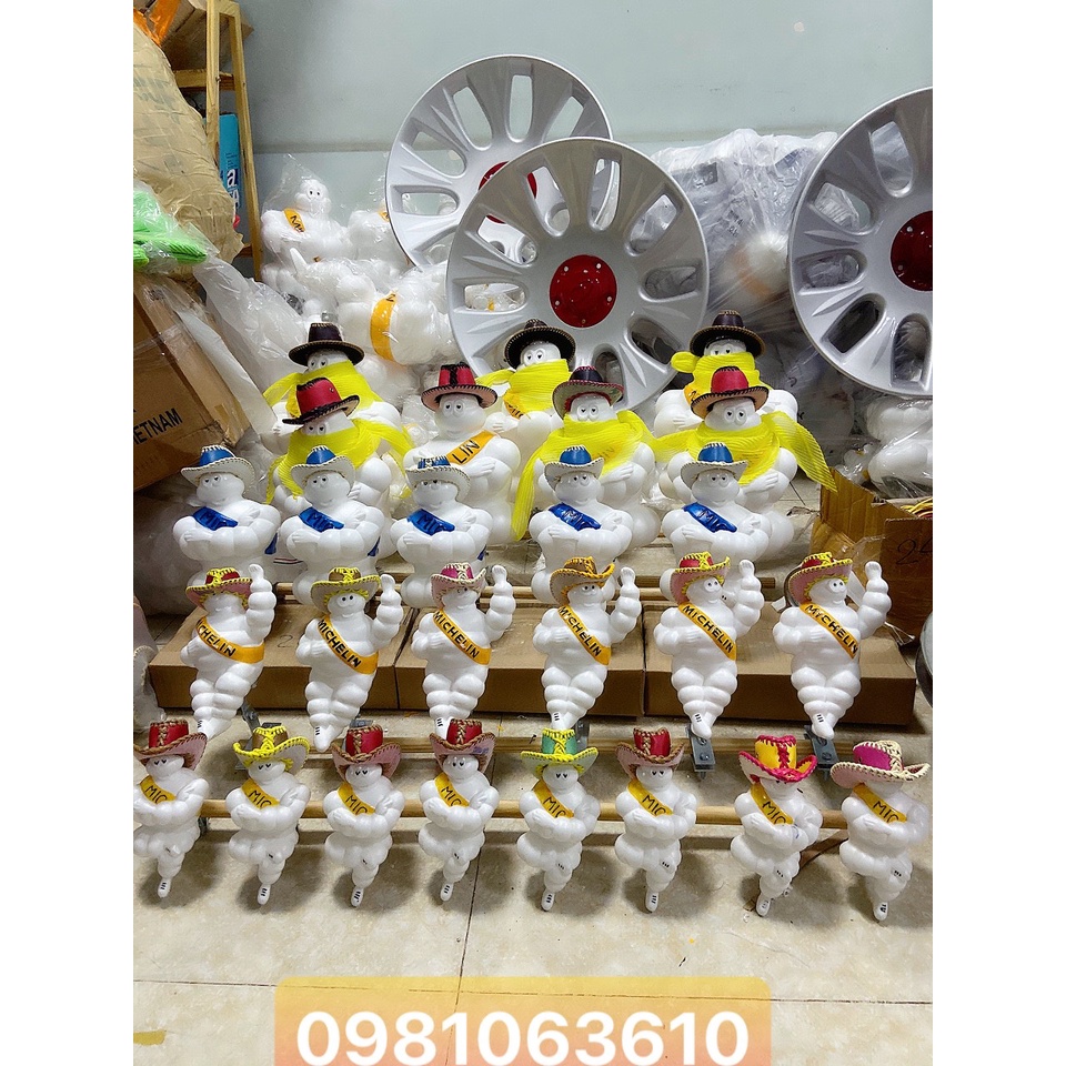 Búp bê MICHELIN cho xe tải nhập khẩu Thái Lan có đầy đủ pass,khăn,mũ, đèn hiệu ứng màu