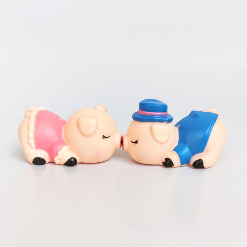 Phụ kiện heo cô dâu chú rể nằm mẫu mới trang trí tiểu cảnh,  chậu cây, làm đồ thủ công, trang trí bánh gato (gateau)