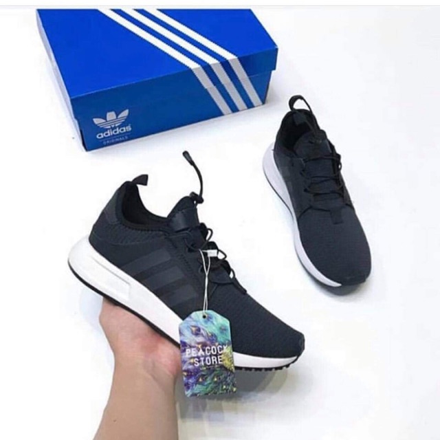 Giày thể thao hãng Adidas. Chỉ mới màu đen trắng dòng adidas đã tạo nên 1 sản phẩm thu hút người tiêu dùng ❤️❤️