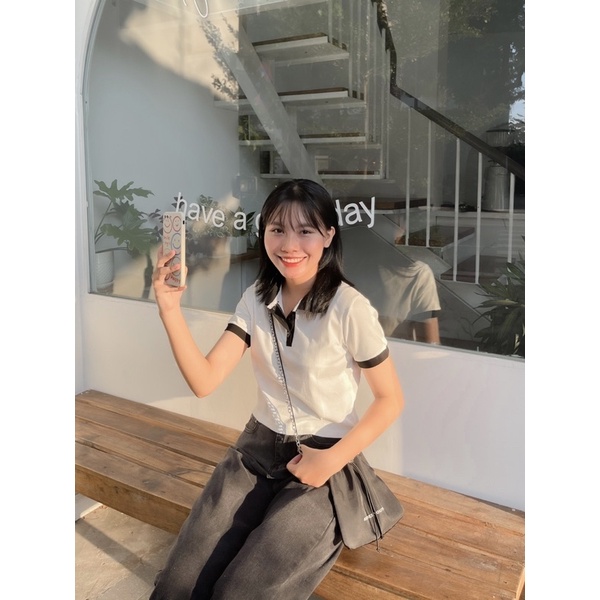 Áo croptop polo viền đen