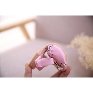 Sandal bé gái gắn nơ ren