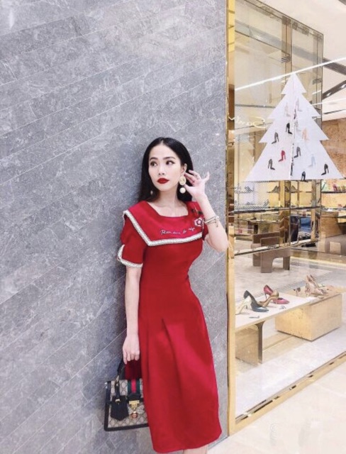 ĐẦM XOÈ THÊU HOA