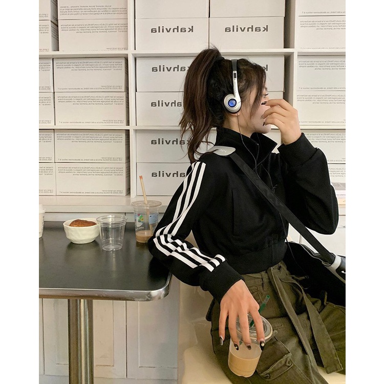 Áo Khoác Nỉ Nữ Croptop 3 Sọc Dài Tay Áo Khoác Nỉ Ngoại Dáng Lỡ Tay Áo 3 Sọc Freesize | BigBuy360 - bigbuy360.vn