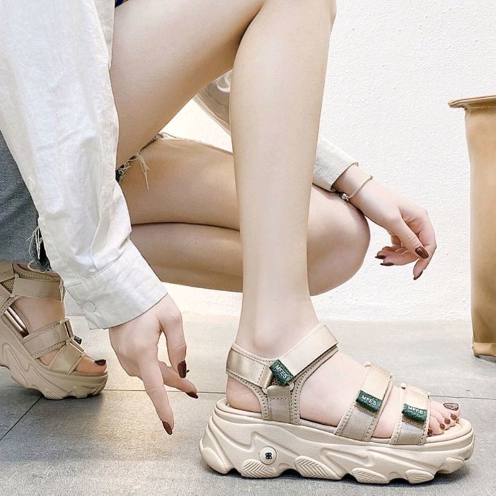 ( 2 MÀU ) Sandal Nữ Quai Đơn Mác WES Kiểu Dáng Học Sinh Cực Xinh Xắn Cao Cấp Hot Trend