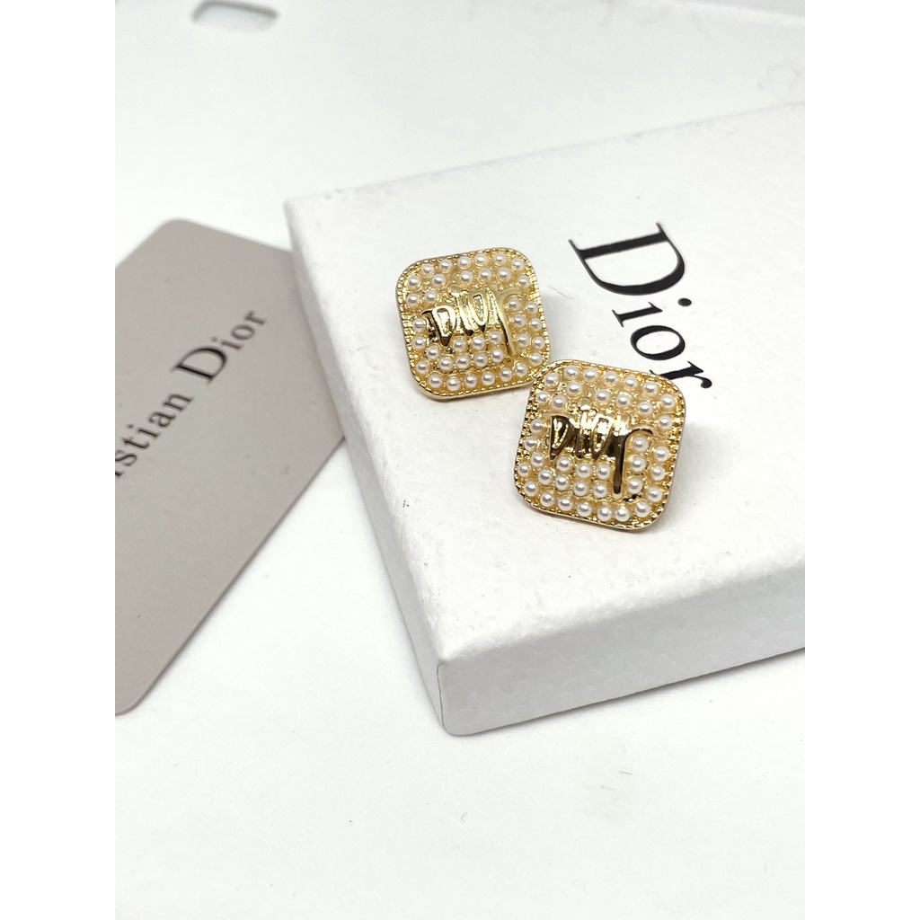 Bông tai nữ thương hiệu D dạng nụ hình vuông đính ngọc sang chảnh TOBI STORE TB356