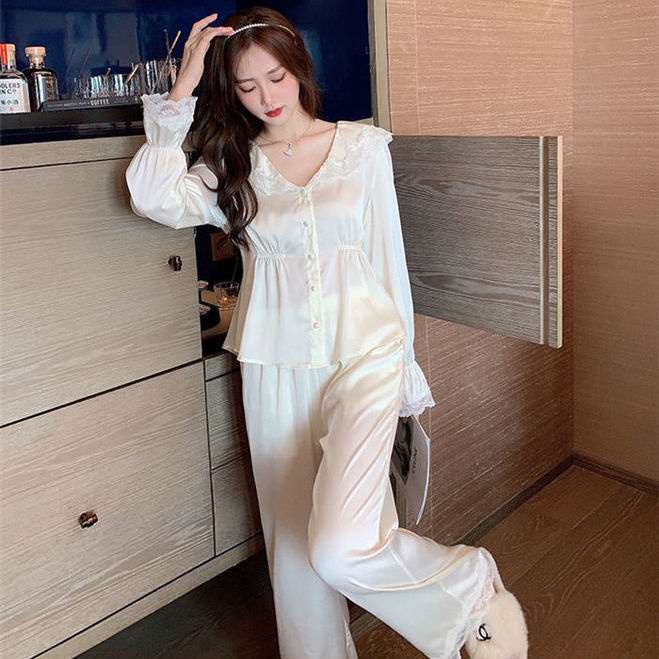 Bộ đồ ngủ phối ren phong cách Pháp ngọt ngào thời trang xuân thu cho nữ 2021
