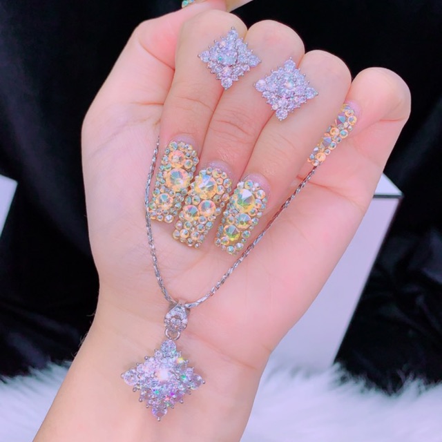 Set trang sức bạch kim vuông full đá