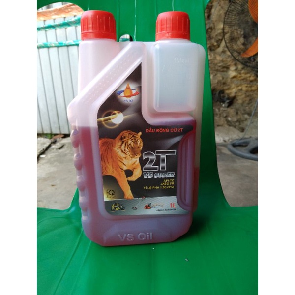 dầu nhớt động cơ 2 thì VS Oil chai 1 lít có ô đong nhớt