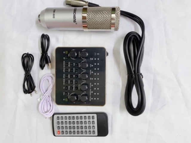 combo bộ livestream. sound card v10 và mic bm900.đủ dây kèm theo để live.bh 6 tháng đổi mới