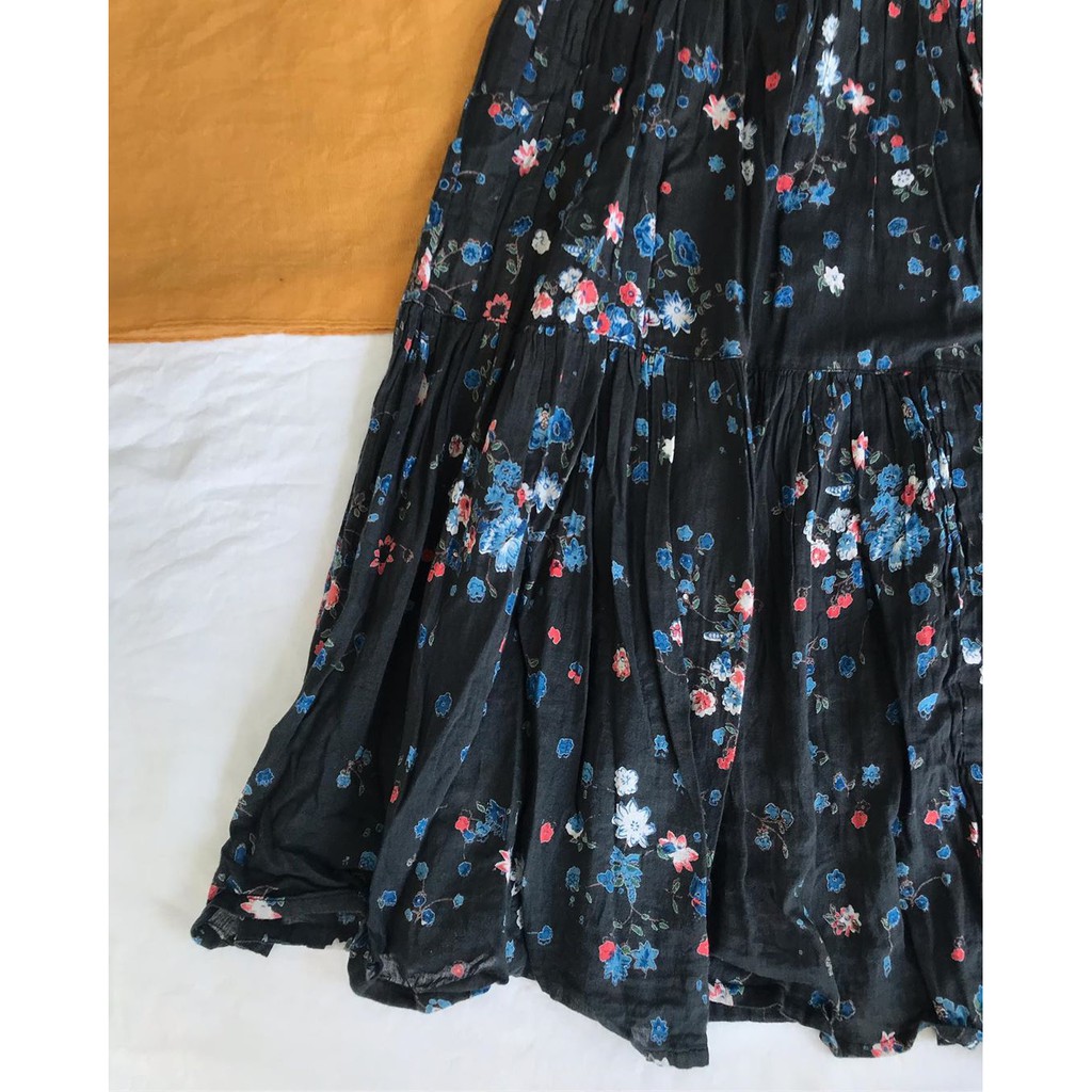 Chân váy xô hoa nhí đậm chất vintage