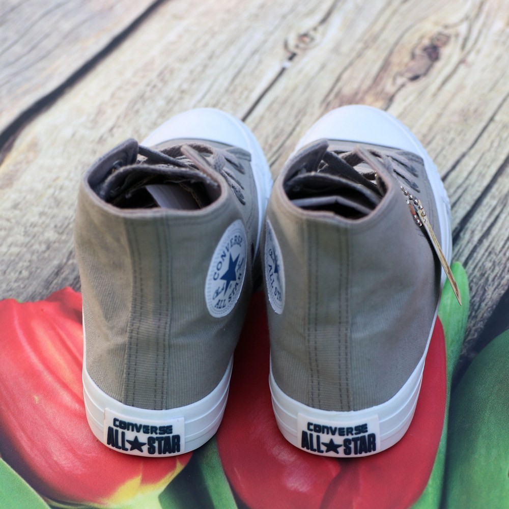 Giày Sneaker Chuck 2 Xám Nhạt Nam Cổ Cao ZRF | BigBuy360 - bigbuy360.vn