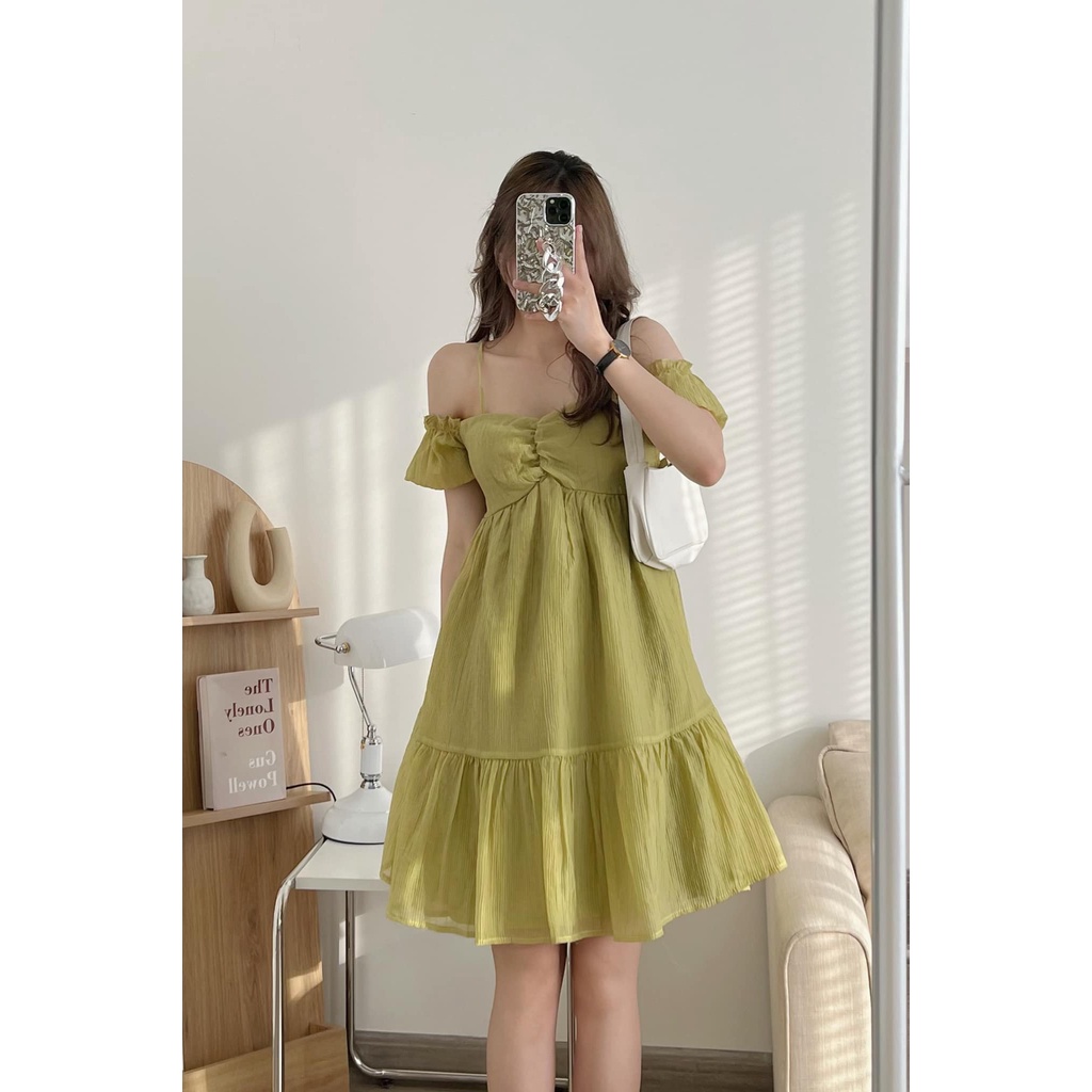 Váy 2 dây trễ vai sexy chất tơ nhẹ mềm mát đi chơi đi biển siêu thích. Đầm sexy có mút dáng ngắn trẻ trung 3 màu hothit.