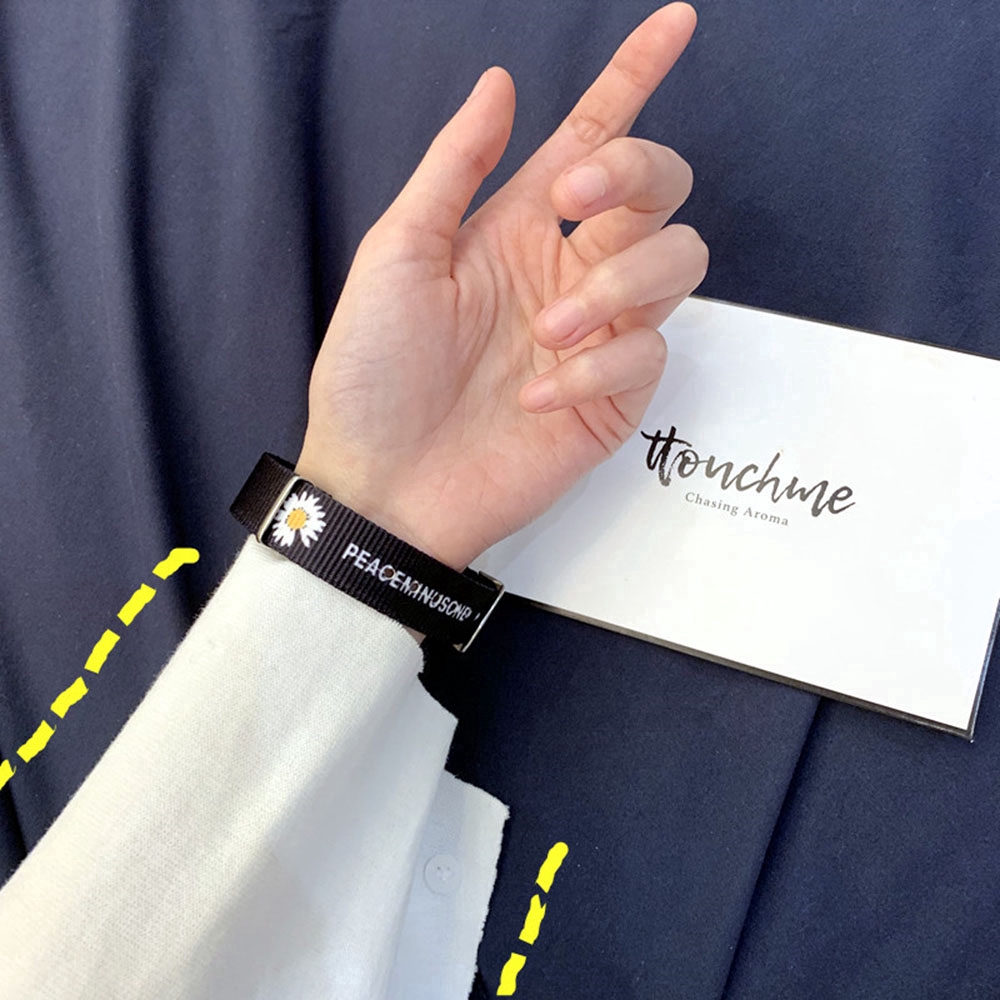 Vòng Tay Mặt Hình Hoa Cúc Phong Cách Hàn Quốc Cho Nam Nữ