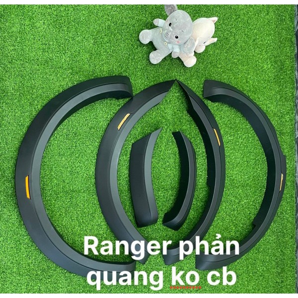 Ốp cua lốp xe FORD RANGER 2016 đến 2023 , MẪU Có Đèn Phản Quang BẢN TO VÀ NHỎ