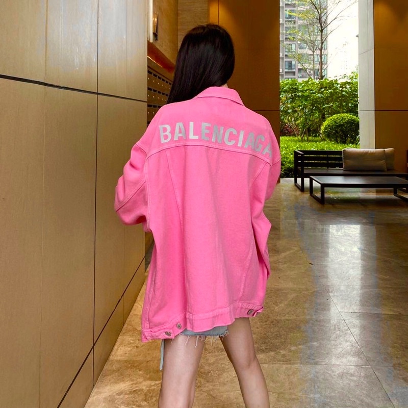 Áo khoác jeans nữ màu hồng cánh sen hot trend thương hiệu Balenciaga cao cấp