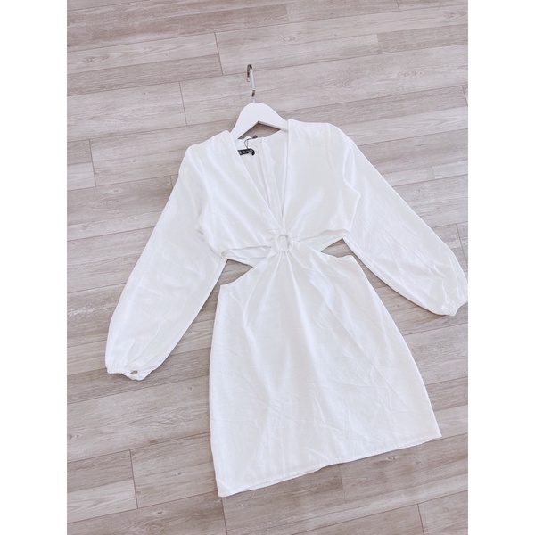 VÁY TRẮNG KHOÉT EO