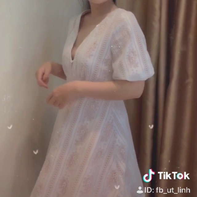 Váy ren trắng