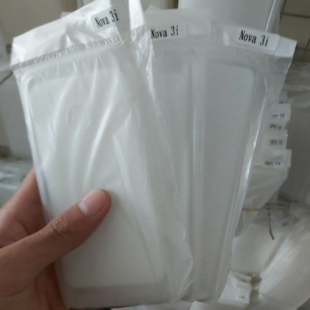 Combo 3 chiếc ốp silicon huawei nova 3i trong suốt (loại A)