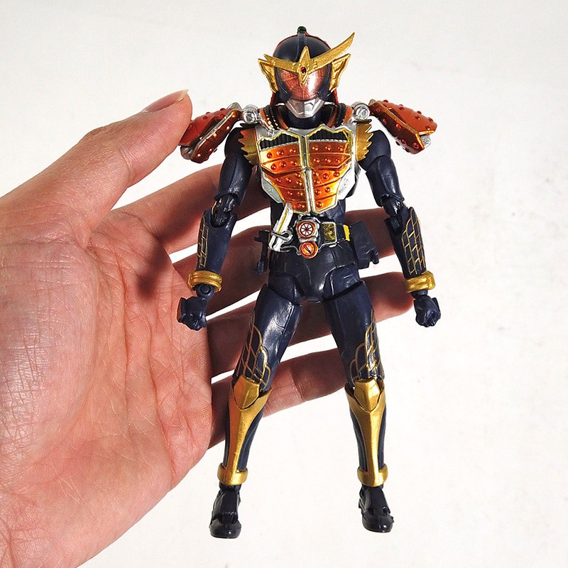 Mô Hình Nhân Vật Kamen Rider Màu Cam