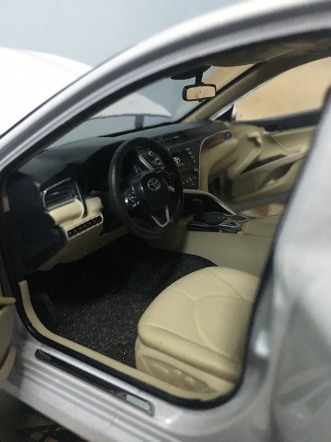 Mô hình Toyota Camry 2020 tỉ lệ 1:18