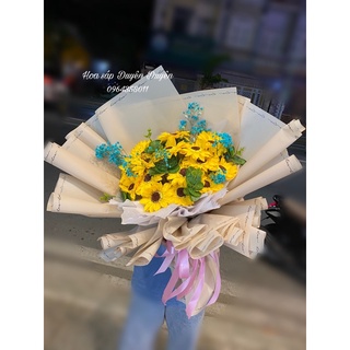 Bó hoa hướng dương tặng tốt nghiệp kèm thiệp xinh