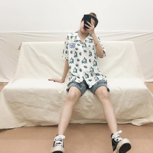 Áo sơ mi ngắn tay cổ bẻ unisex HOMIES in chữ BMO họa tiết người máy