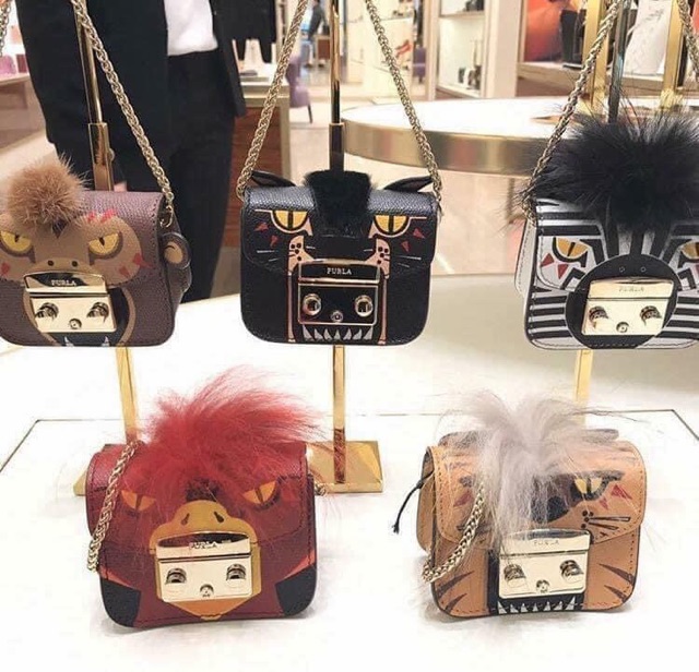 Miếng dán khoá túi chống xước seal dẻo Fur.la Metropolis , philip , MJ siêu xịn